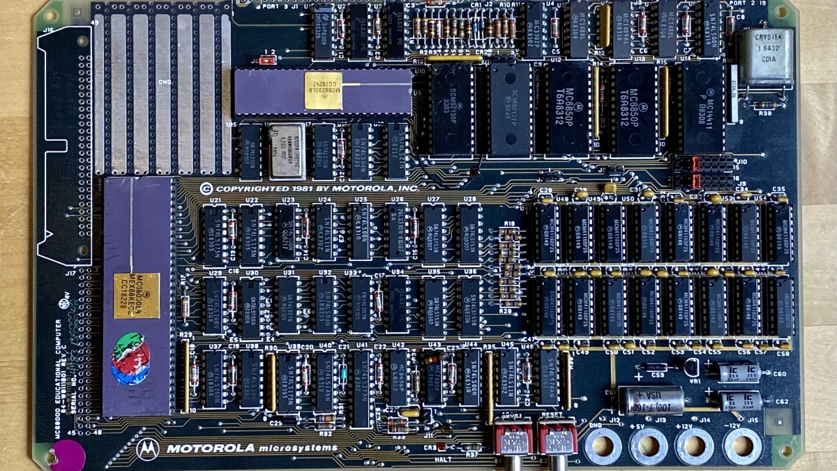 1758529902 664 Apple Macintosh la gi Lich su va tam quan trong