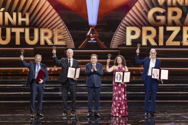 giai thuong chinh vinfuture 2025 vinh danh cong trinh vaccine hpv cuu song hang trieu nguoi 1jpg