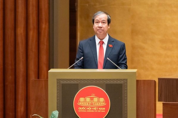 thong qua luat giao duc dai hoc sua doijpg